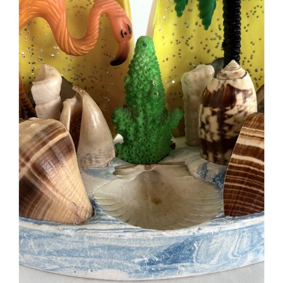 Vintage Beach 1950s Kitschy MCM Shells-Flamingo 8" x 6" TV Sculpture NOT a Lamp - Picture 3 of 6
